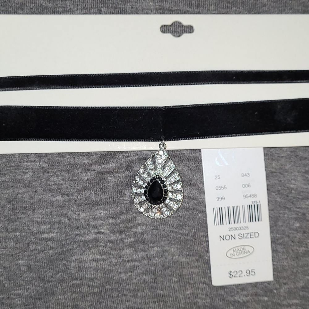 NY & Co double strand velvet choker